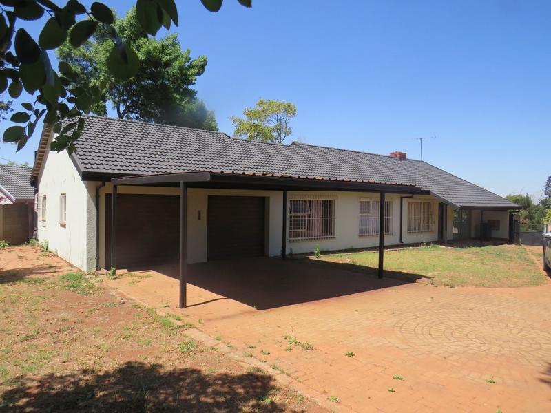 4 Bedroom Property for Sale in Roodepoort Gauteng