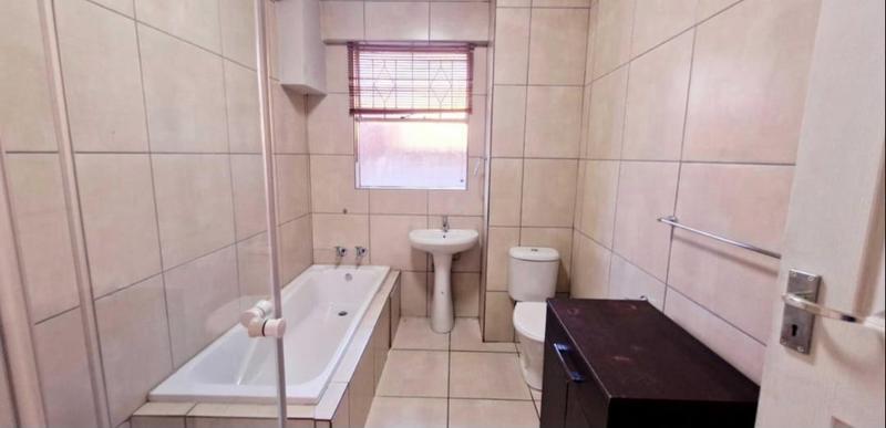 3 Bedroom Property for Sale in New Redruth Gauteng