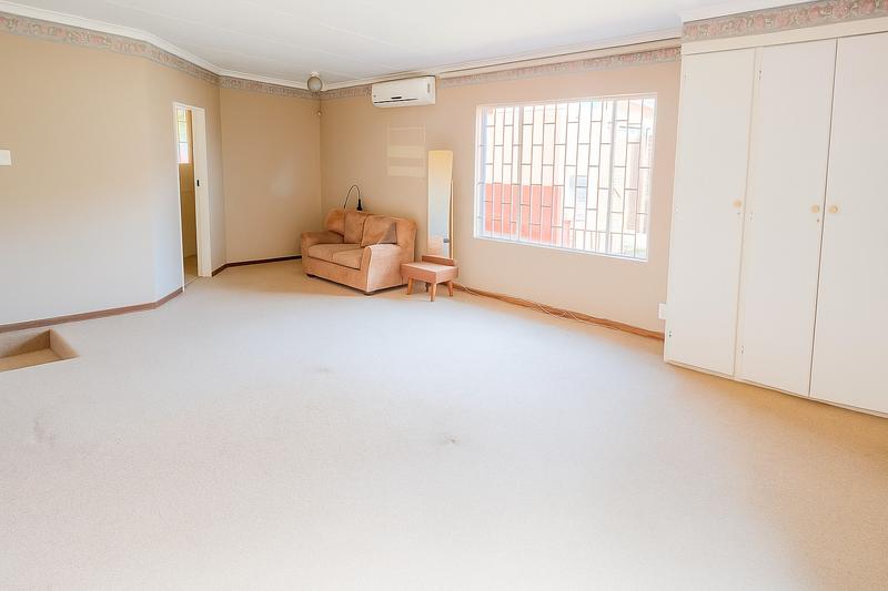 4 Bedroom Property for Sale in Moreleta Park Gauteng