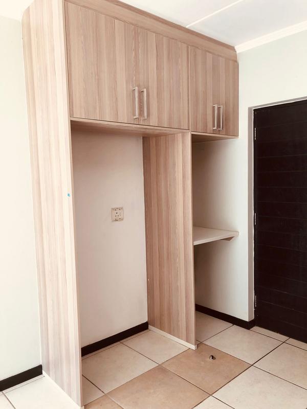To Let 2 Bedroom Property for Rent in Greenstone Hill Gauteng