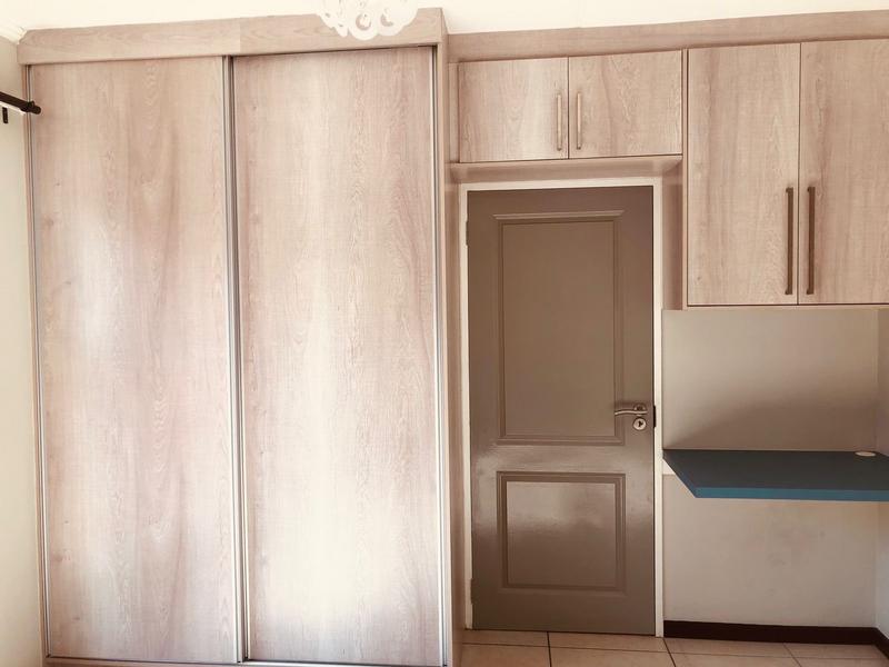 To Let 2 Bedroom Property for Rent in Greenstone Hill Gauteng