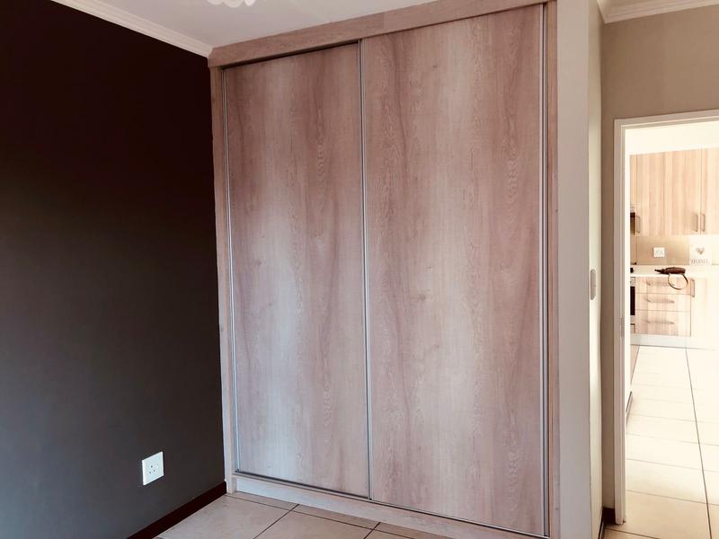 To Let 2 Bedroom Property for Rent in Greenstone Hill Gauteng