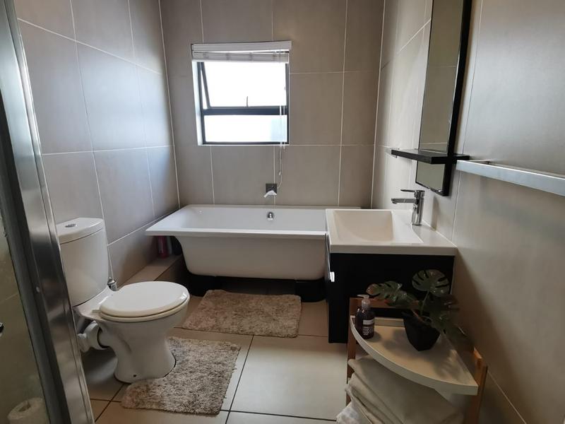 3 Bedroom Property for Sale in Greenstone Hill Gauteng