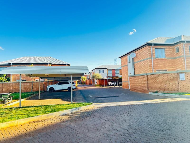 2 Bedroom Property for Sale in Andeon AH Gauteng