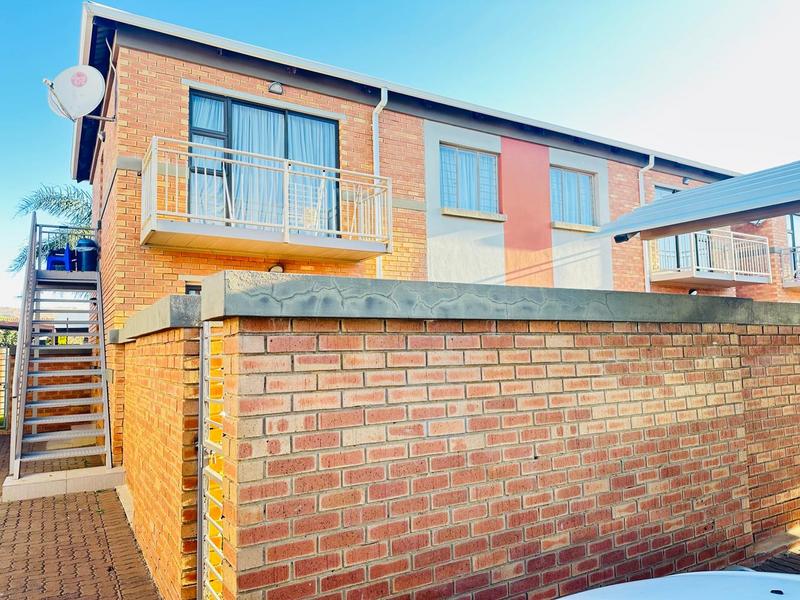 2 Bedroom Property for Sale in Andeon AH Gauteng