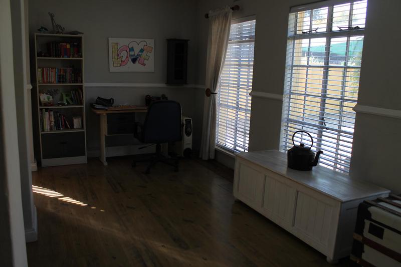 5 Bedroom Property for Sale in Meadowbrook Gauteng