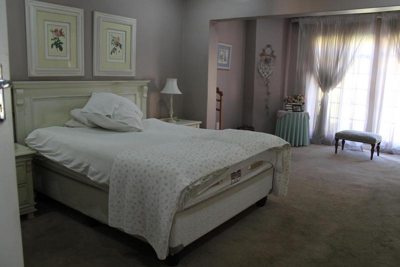 5 Bedroom Property for Sale in Meadowbrook Gauteng