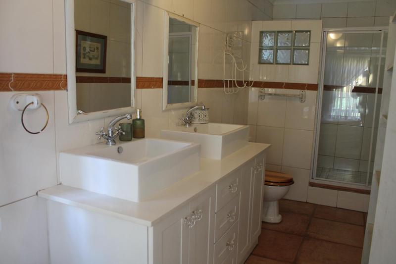 5 Bedroom Property for Sale in Meadowbrook Gauteng