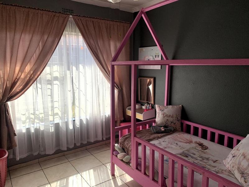 3 Bedroom Property for Sale in Sunward Park Gauteng