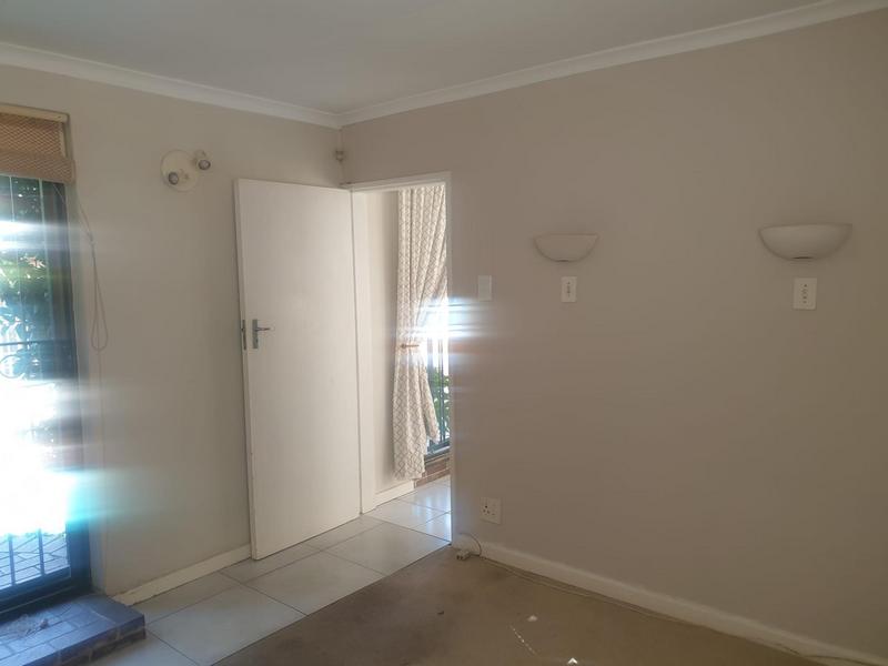 To Let 1 Bedroom Property for Rent in Kensington Gauteng