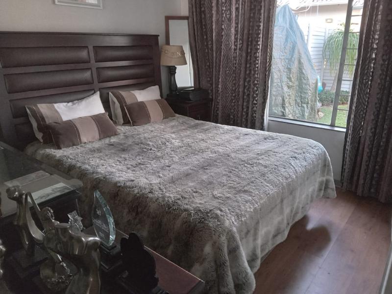1 Bedroom Property for Sale in Rooihuiskraal North Gauteng