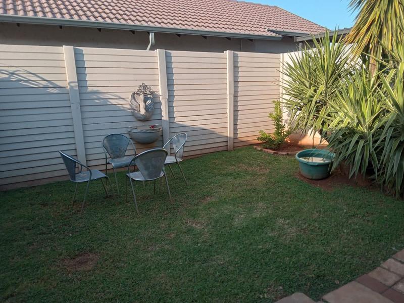 1 Bedroom Property for Sale in Rooihuiskraal North Gauteng