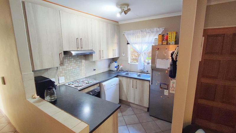 3 Bedroom Property for Sale in Rooihuiskraal North Gauteng