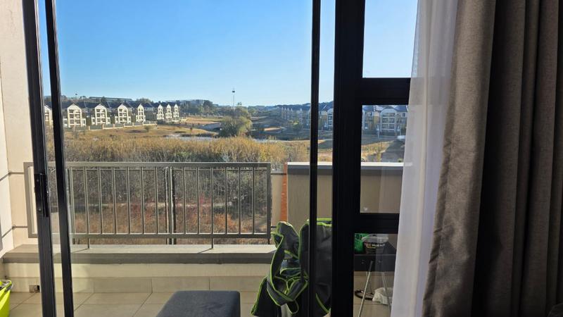 To Let 2 Bedroom Property for Rent in Waterfall Gauteng