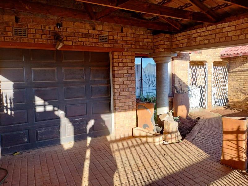 3 Bedroom Property for Sale in Vosloorus Ext 2 Gauteng