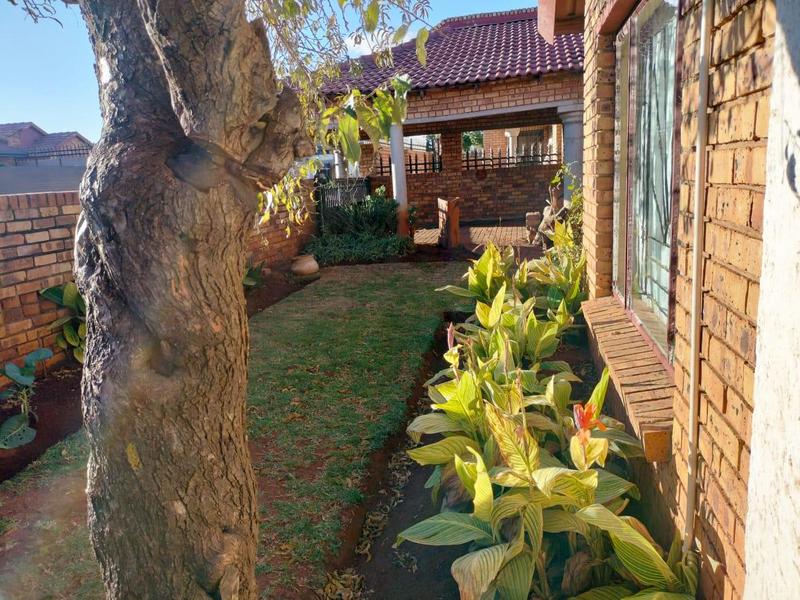 3 Bedroom Property for Sale in Vosloorus Ext 2 Gauteng