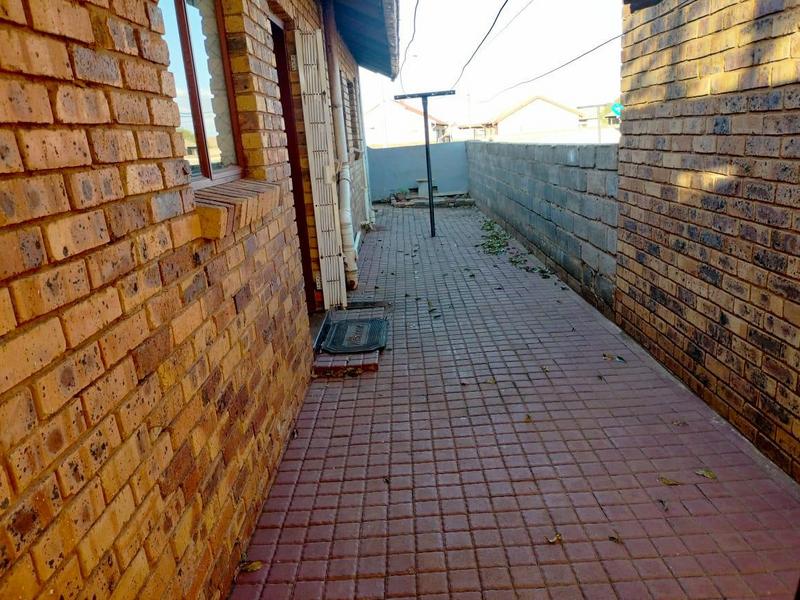 3 Bedroom Property for Sale in Vosloorus Ext 2 Gauteng