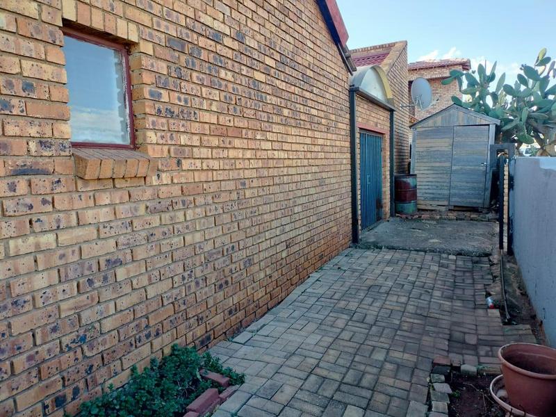 3 Bedroom Property for Sale in Vosloorus Ext 2 Gauteng