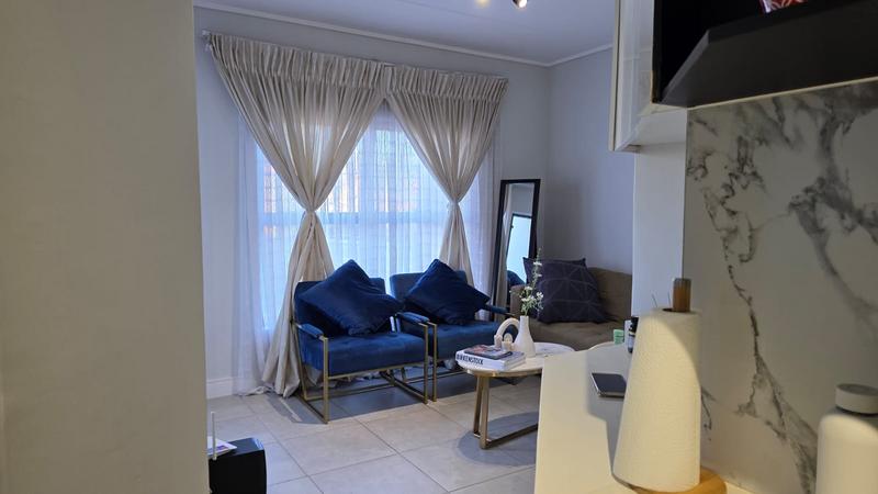 1 Bedroom Property for Sale in Waterfall Gauteng