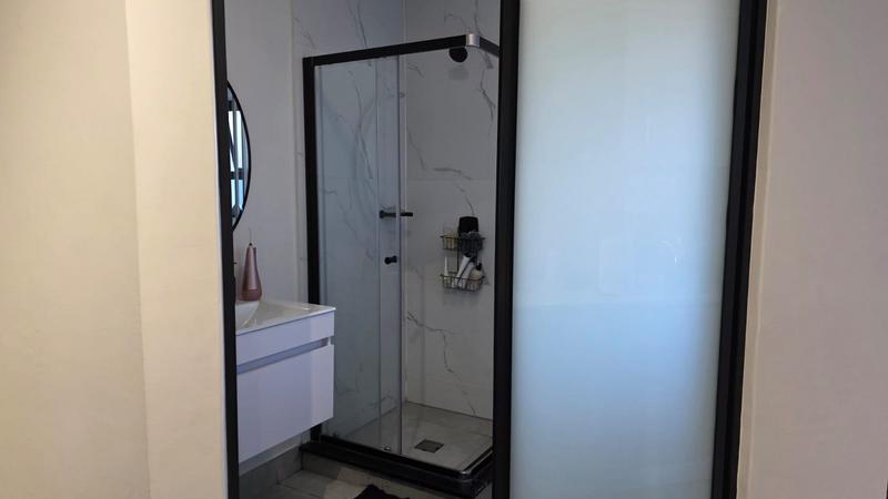 1 Bedroom Property for Sale in Waterfall Gauteng