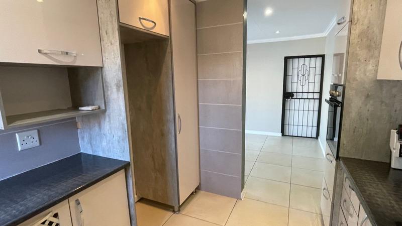 3 Bedroom Property for Sale in The Orchards Gauteng