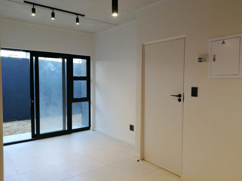 To Let 1 Bedroom Property for Rent in Waverley Gauteng