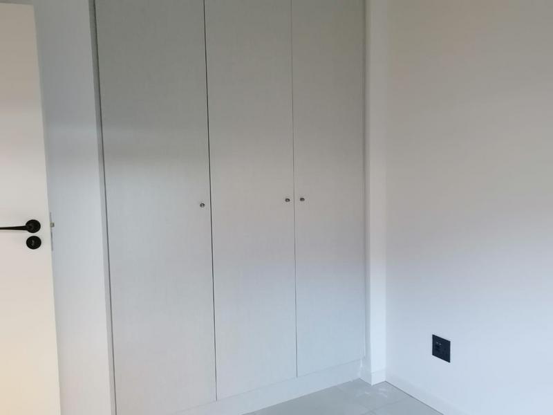 To Let 1 Bedroom Property for Rent in Waverley Gauteng