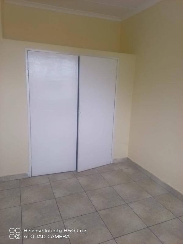 To Let 1 Bedroom Property for Rent in Edenvale Gauteng