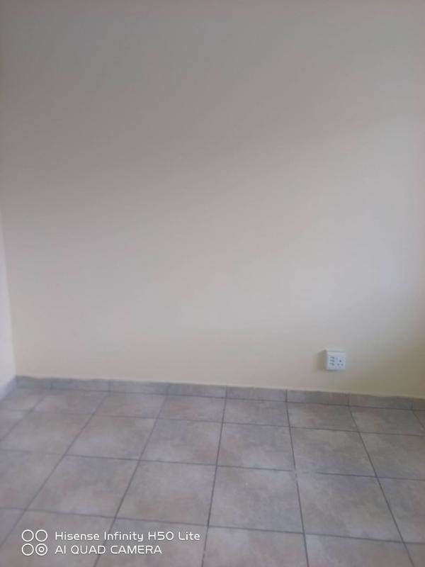 To Let 1 Bedroom Property for Rent in Edenvale Gauteng