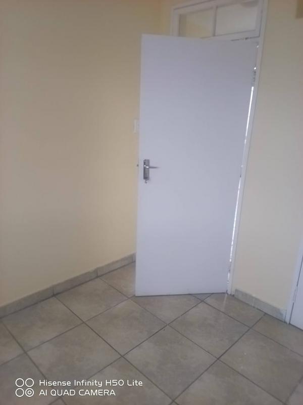 To Let 1 Bedroom Property for Rent in Edenvale Gauteng
