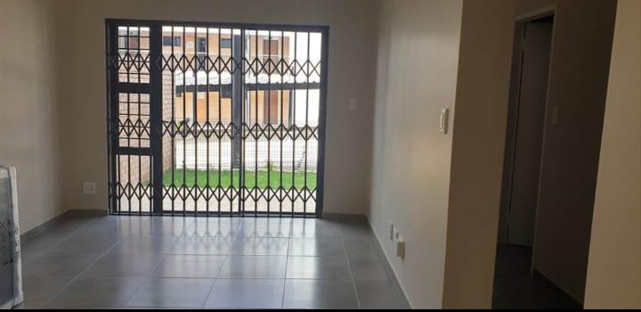 To Let 2 Bedroom Property for Rent in Waterfall Gauteng