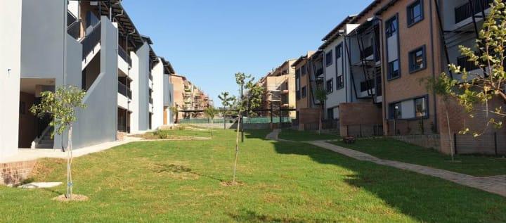 To Let 2 Bedroom Property for Rent in Waterfall Gauteng