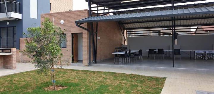 To Let 2 Bedroom Property for Rent in Waterfall Gauteng