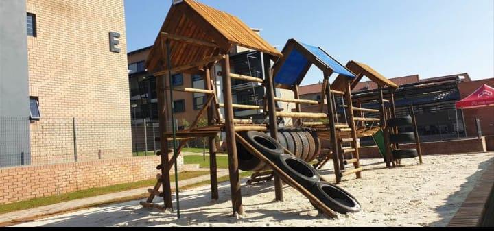 To Let 2 Bedroom Property for Rent in Waterfall Gauteng