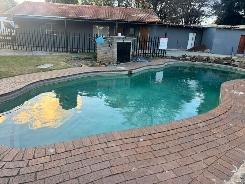 15 Bedroom Property for Sale in Rhodesfield Gauteng