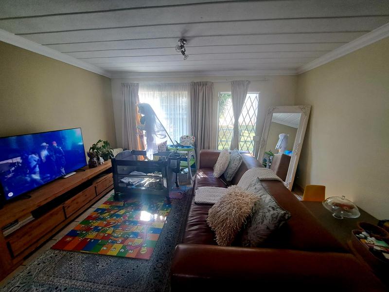 2 Bedroom Property for Sale in Die Hoewes Gauteng