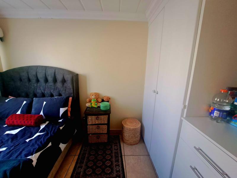 2 Bedroom Property for Sale in Die Hoewes Gauteng