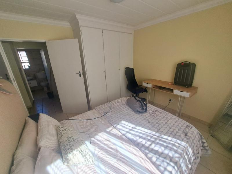 2 Bedroom Property for Sale in Die Hoewes Gauteng
