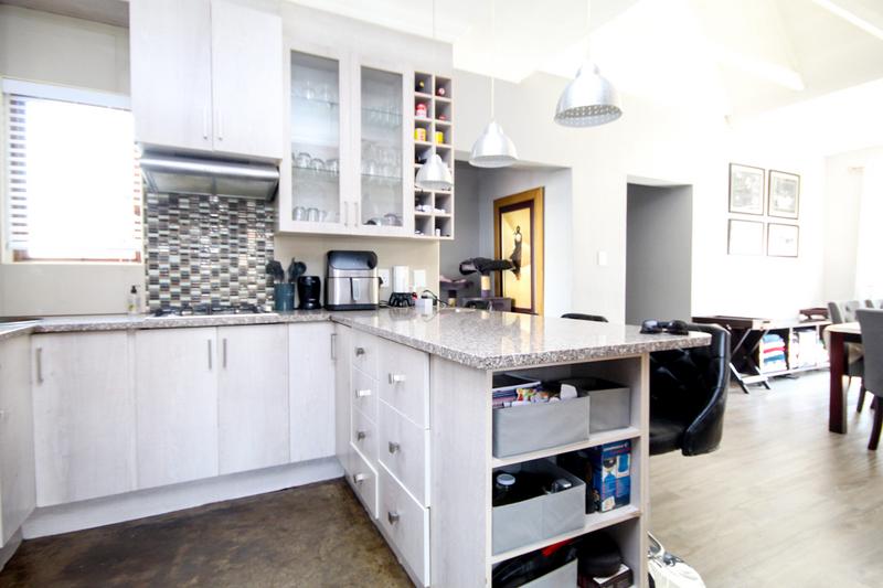 3 Bedroom Property for Sale in Thatchfield Gauteng