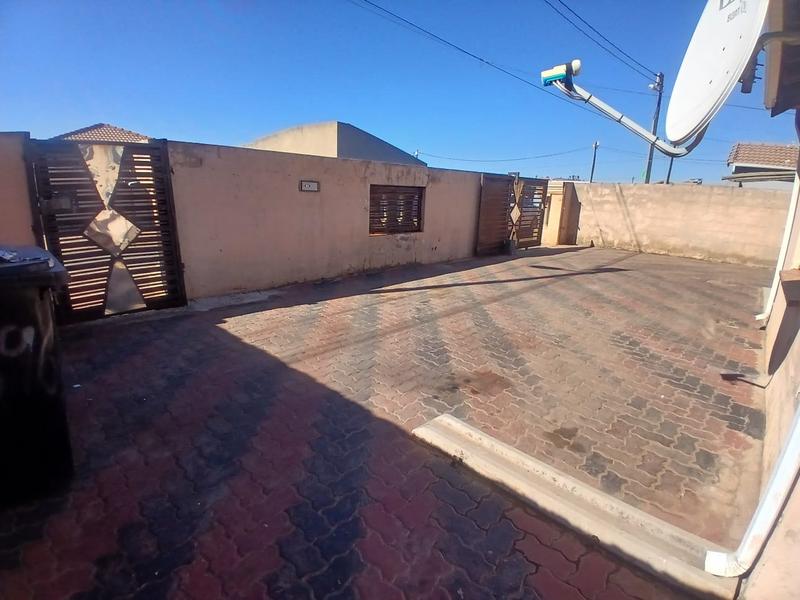 3 Bedroom Property for Sale in Protea Glen Gauteng