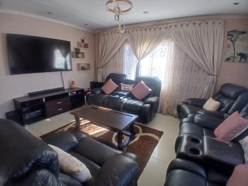 3 Bedroom Property for Sale in Protea Glen Gauteng
