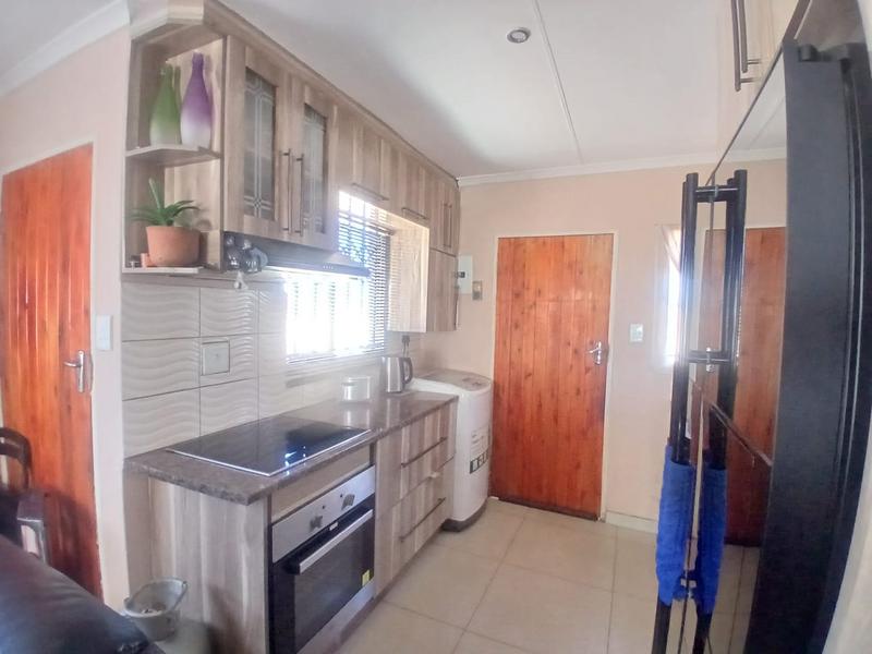 3 Bedroom Property for Sale in Protea Glen Gauteng