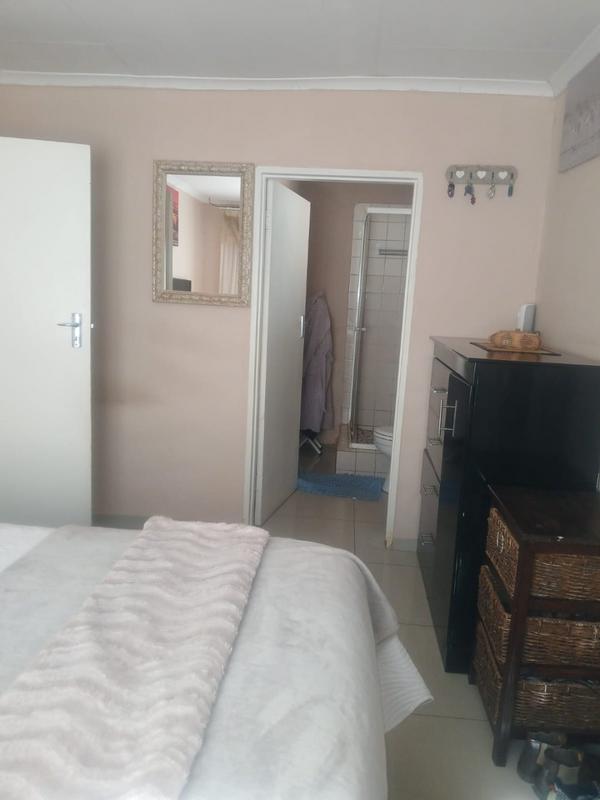 3 Bedroom Property for Sale in Protea Glen Gauteng