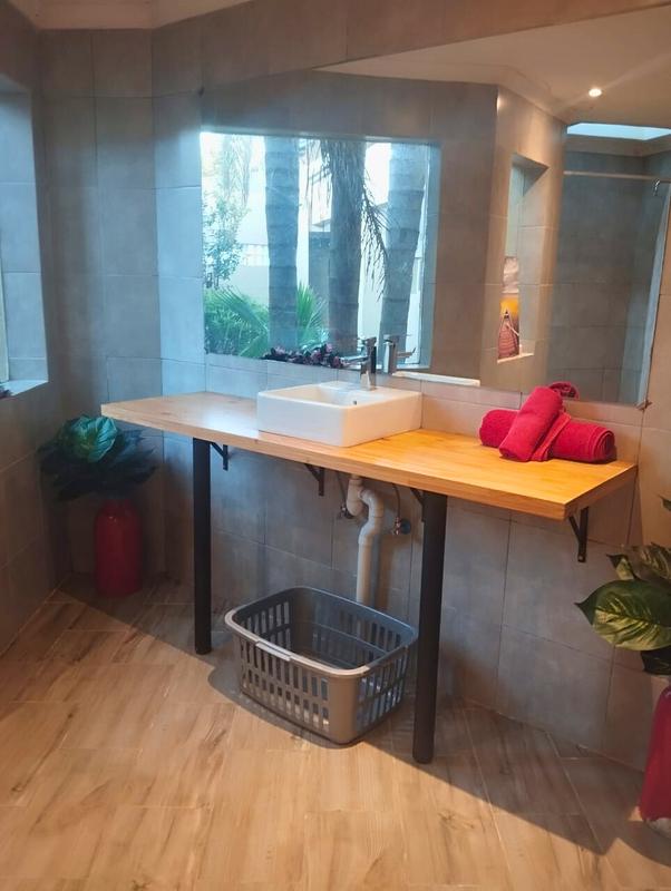 1 Bedroom Property for Sale in Rivonia Gauteng