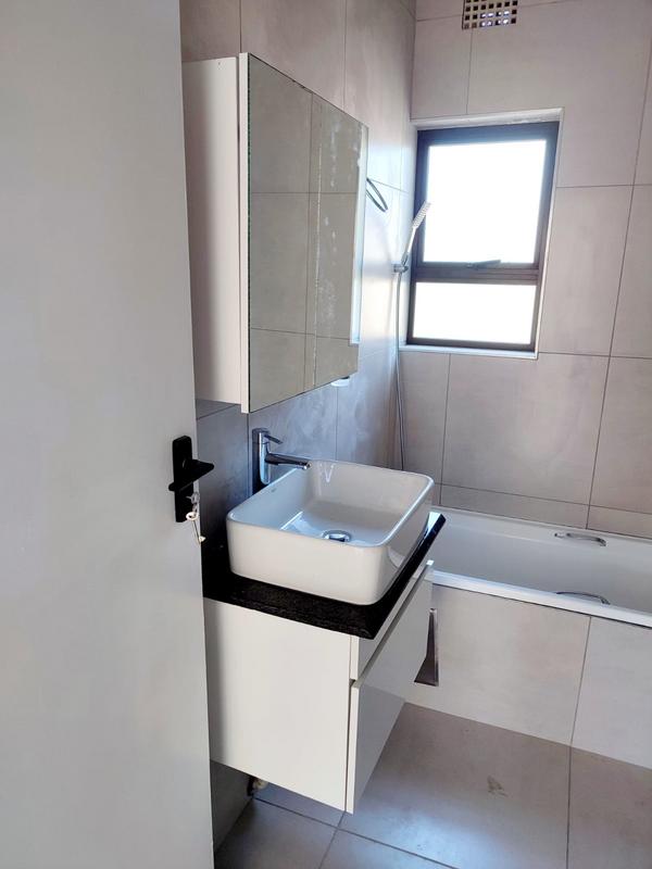 To Let 2 Bedroom Property for Rent in Lonehill Gauteng