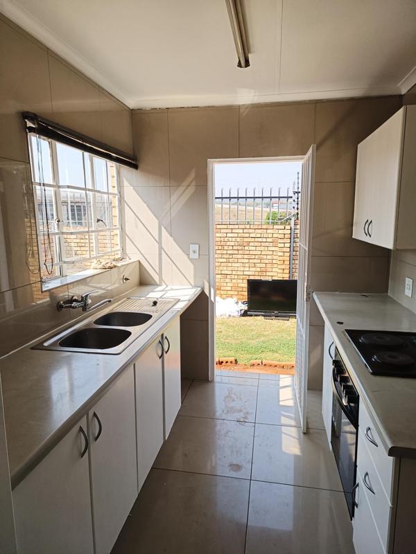 To Let 3 Bedroom Property for Rent in La Montagne Gauteng