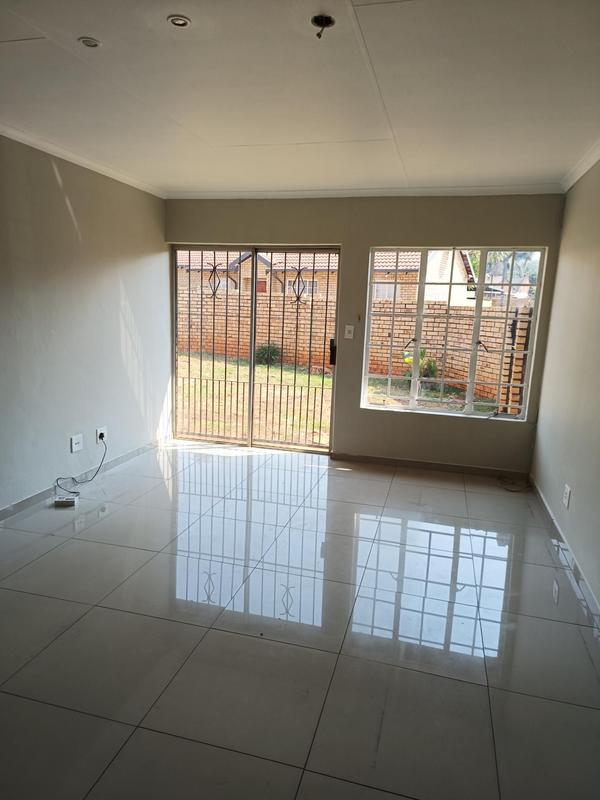 To Let 3 Bedroom Property for Rent in La Montagne Gauteng