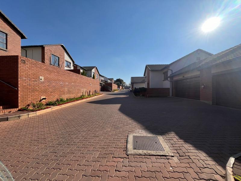 3 Bedroom Property for Sale in Eldo View Gauteng