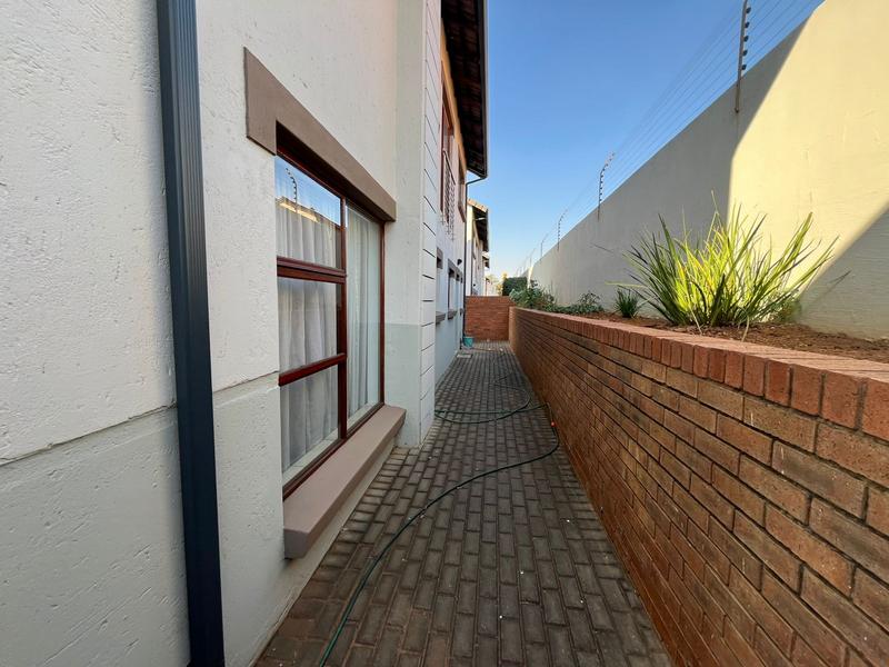 3 Bedroom Property for Sale in Eldo View Gauteng