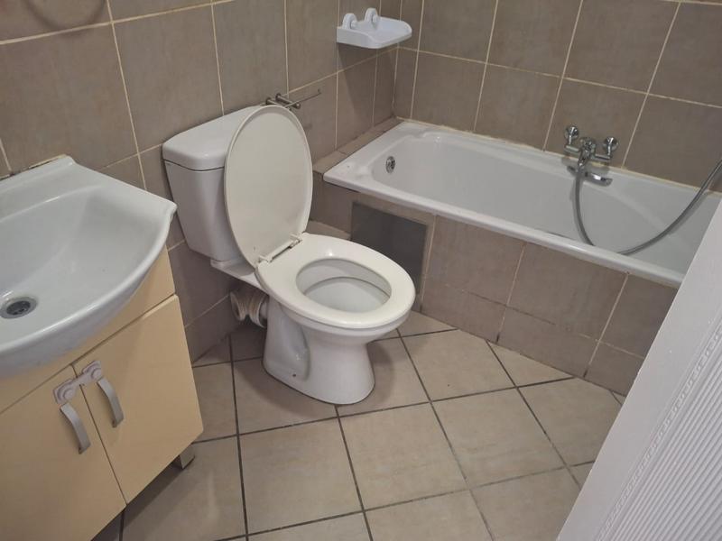 2 Bedroom Property for Sale in Vanderbijlpark SE 10 Gauteng